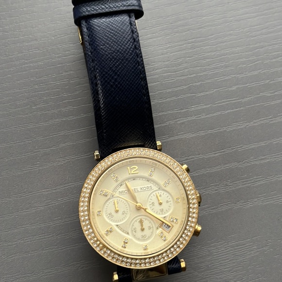 Watch - Picture 2 of 5